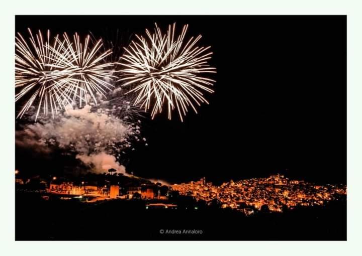 Alla Romana Villa Caltagirone Luaran gambar