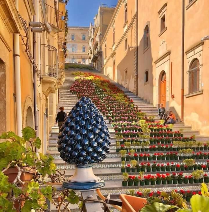 Alla Romana Villa Caltagirone Luaran gambar
