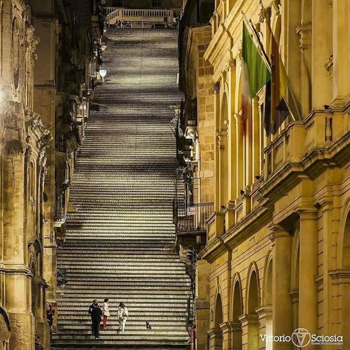 Alla Romana Villa Caltagirone Luaran gambar